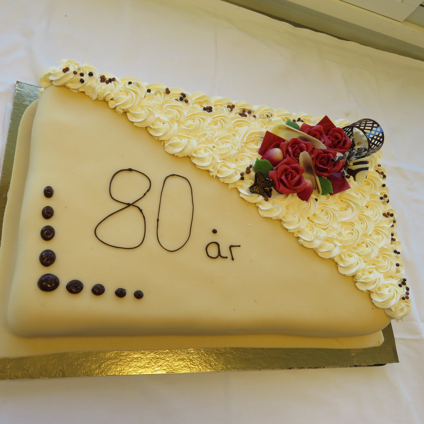 Kake med masipan og krem