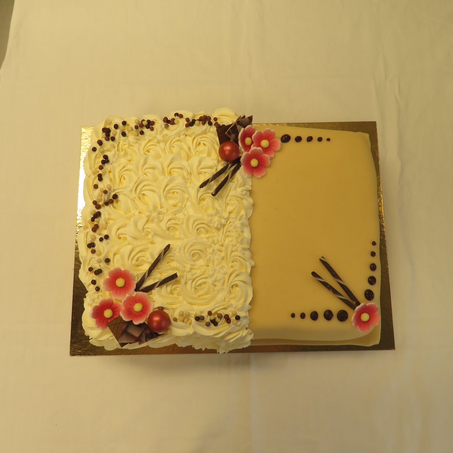 Kake med masipan og krem